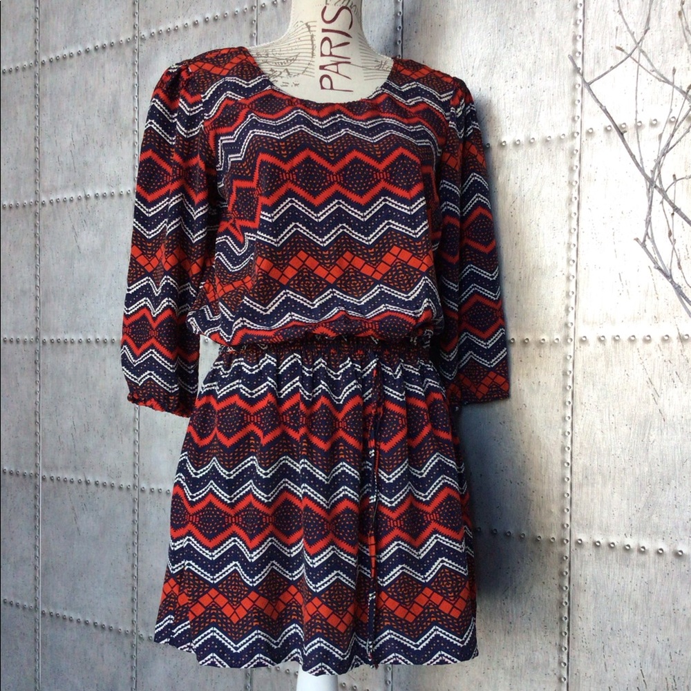 Dress - Picture 2 of 4